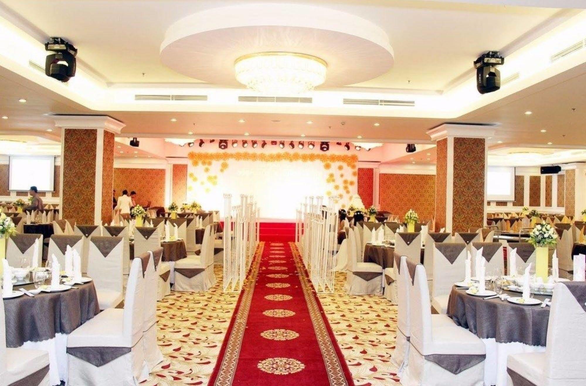 Petro Hotel Vung Tau Exteriör bild