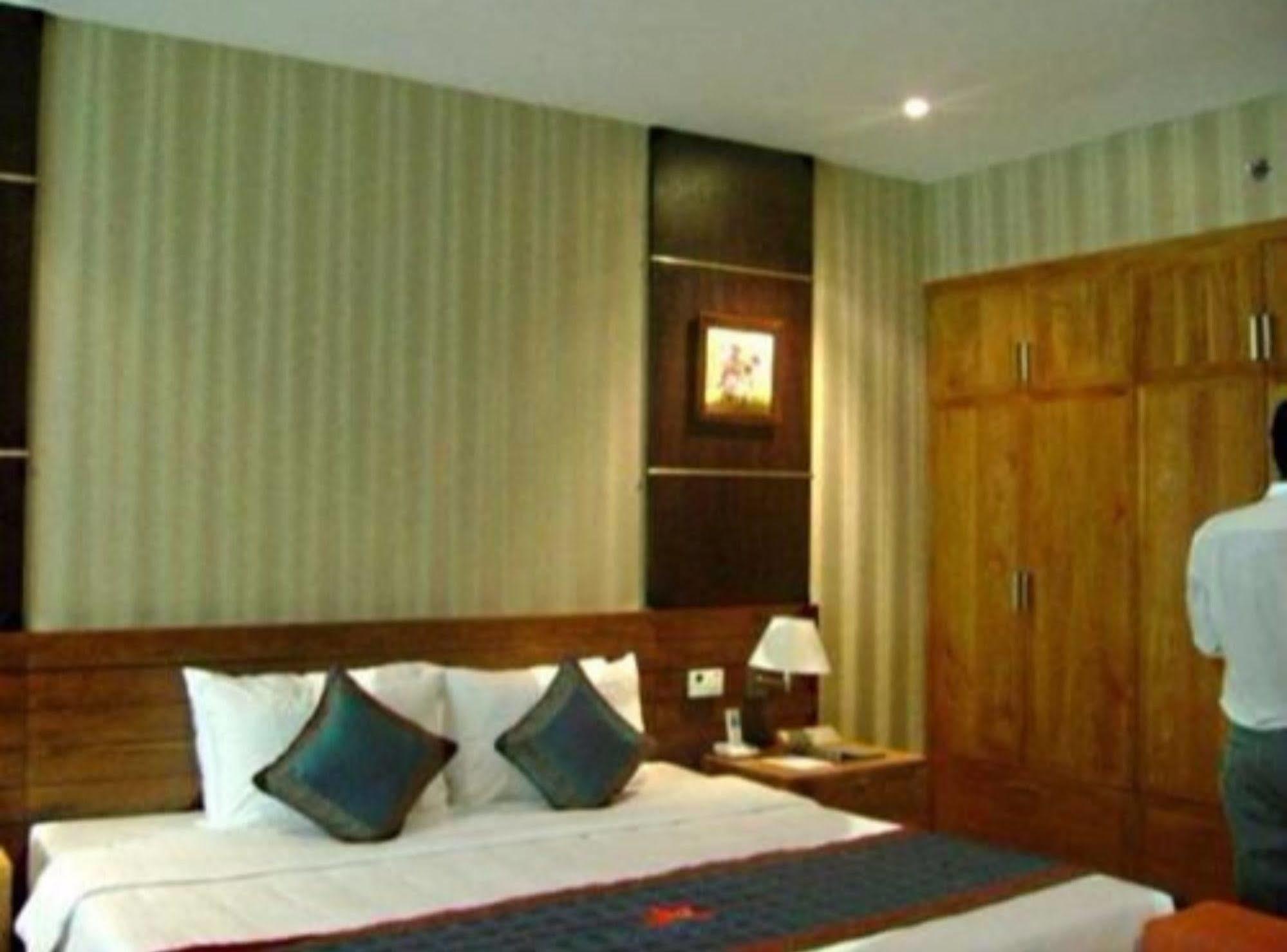 Petro Hotel Vung Tau Exteriör bild