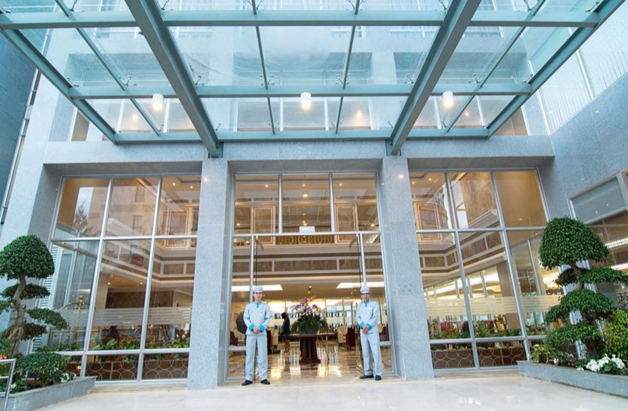 Petro Hotel Vung Tau Exteriör bild