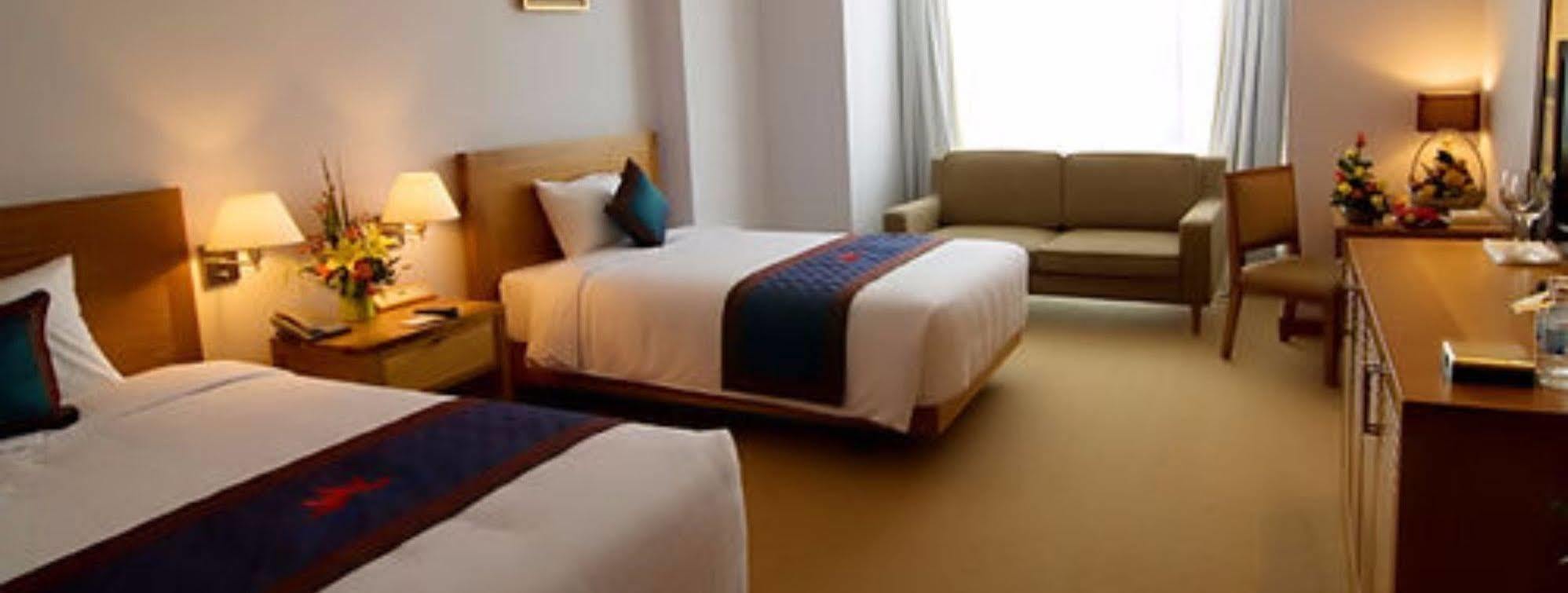 Petro Hotel Vung Tau Exteriör bild